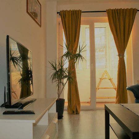 Casa Peterfi - Apartment With 3 Bedrooms And Spacious Living Room Targu Mures Luaran gambar