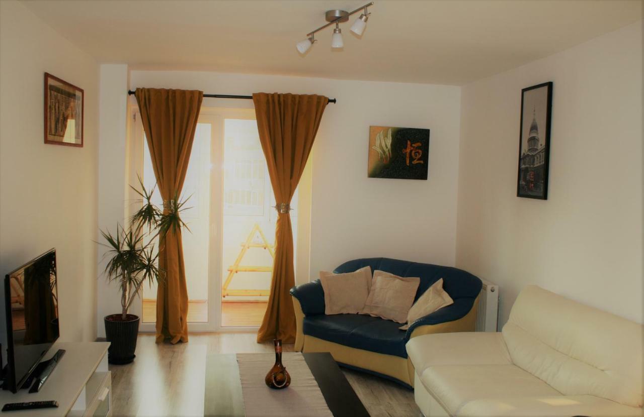 Casa Peterfi - Apartment With 3 Bedrooms And Spacious Living Room Targu Mures Luaran gambar