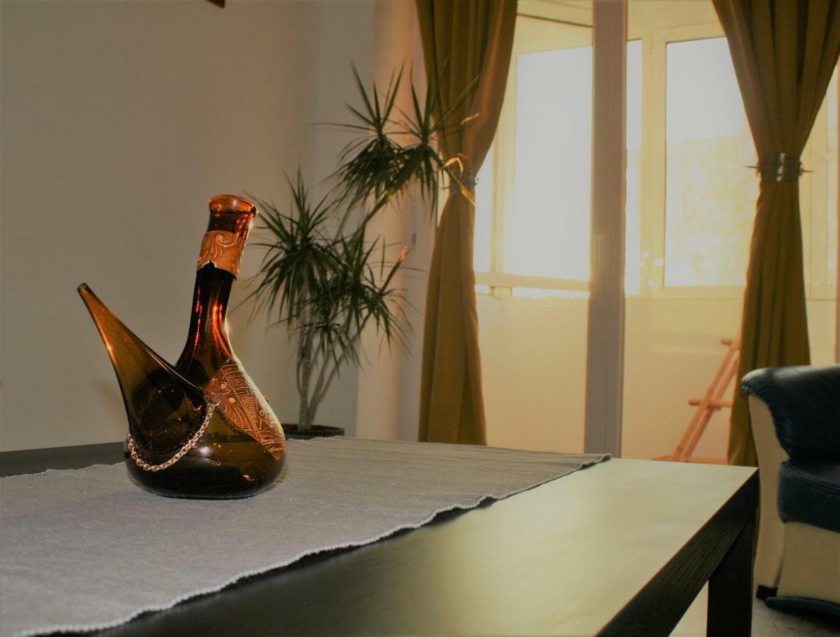 Casa Peterfi - Apartment With 3 Bedrooms And Spacious Living Room Targu Mures Luaran gambar