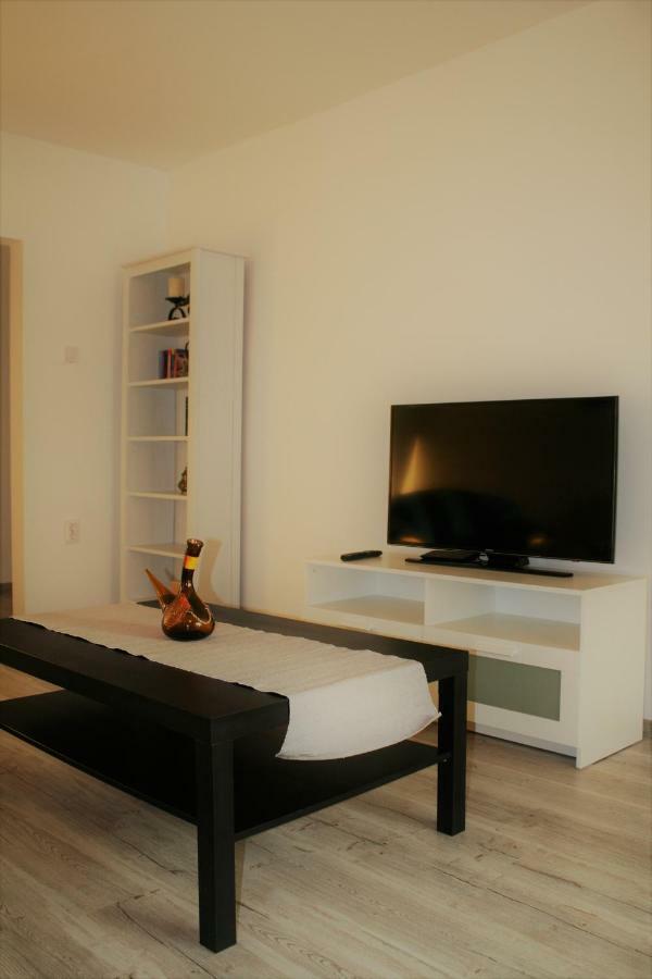 Casa Peterfi - Apartment With 3 Bedrooms And Spacious Living Room Targu Mures Luaran gambar