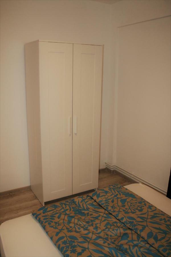 Casa Peterfi - Apartment With 3 Bedrooms And Spacious Living Room Targu Mures Luaran gambar