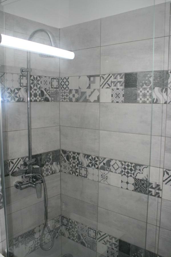 Casa Peterfi - Apartment With 3 Bedrooms And Spacious Living Room Targu Mures Luaran gambar