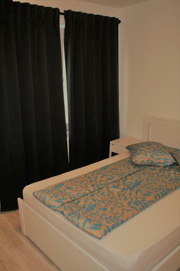 Casa Peterfi - Apartment With 3 Bedrooms And Spacious Living Room Targu Mures Luaran gambar